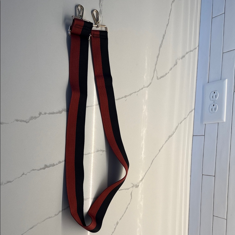 Stylish Red and Black Crossbody Bag Strap